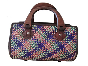 Muschelartikel, Naturprodukte ( Chandeliers, Halsketten, Bags)