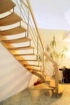 Massive HOLZTREPPE aus Polen, Treppe, Treppengeländer, Bolztentreppe aus Polen