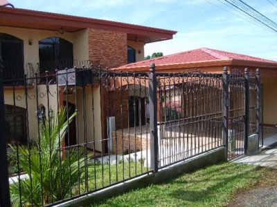 Costa Rica - Neubau in San Gertrudis de Grecia