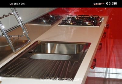 Svendita cucina STOSA in laccato lucido rosso