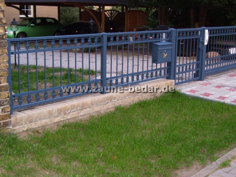 Moderne Metallzäune . ZAUN aus Polen .