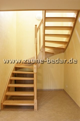 Holztreppe aus Polen, Bolzentreppen günstig! Computerprojekt GRATIS