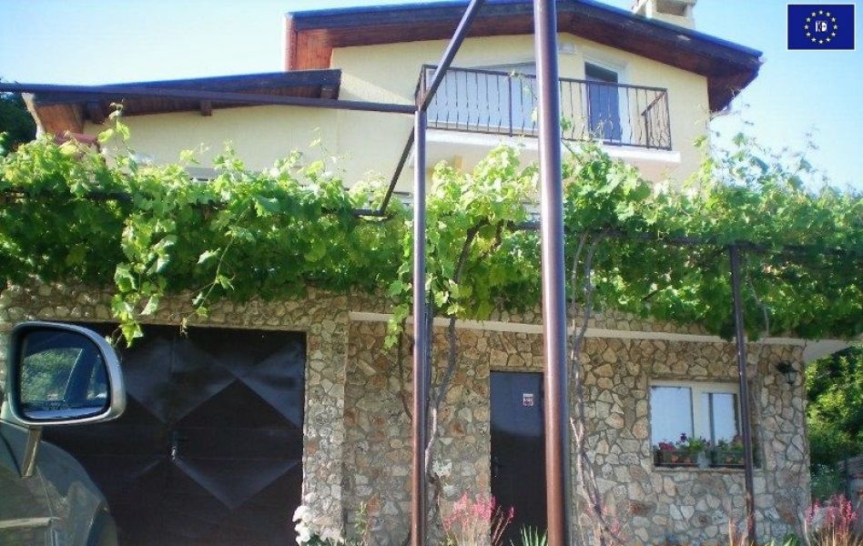 Dreistockiges schones Einfamilienhaus mit Meerpanorama